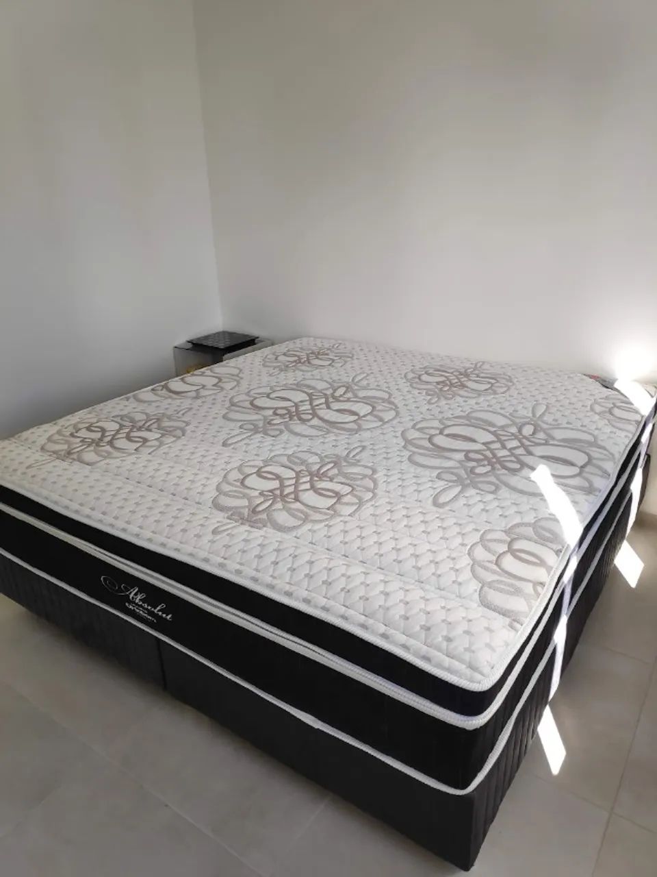Cama King Ortobom Absolut + Box Baú Duplo (193cmx203cm)