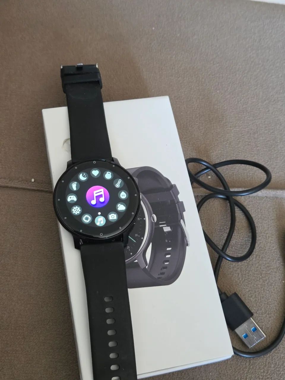Smartwatch com 2 pulseiras - Foto 3