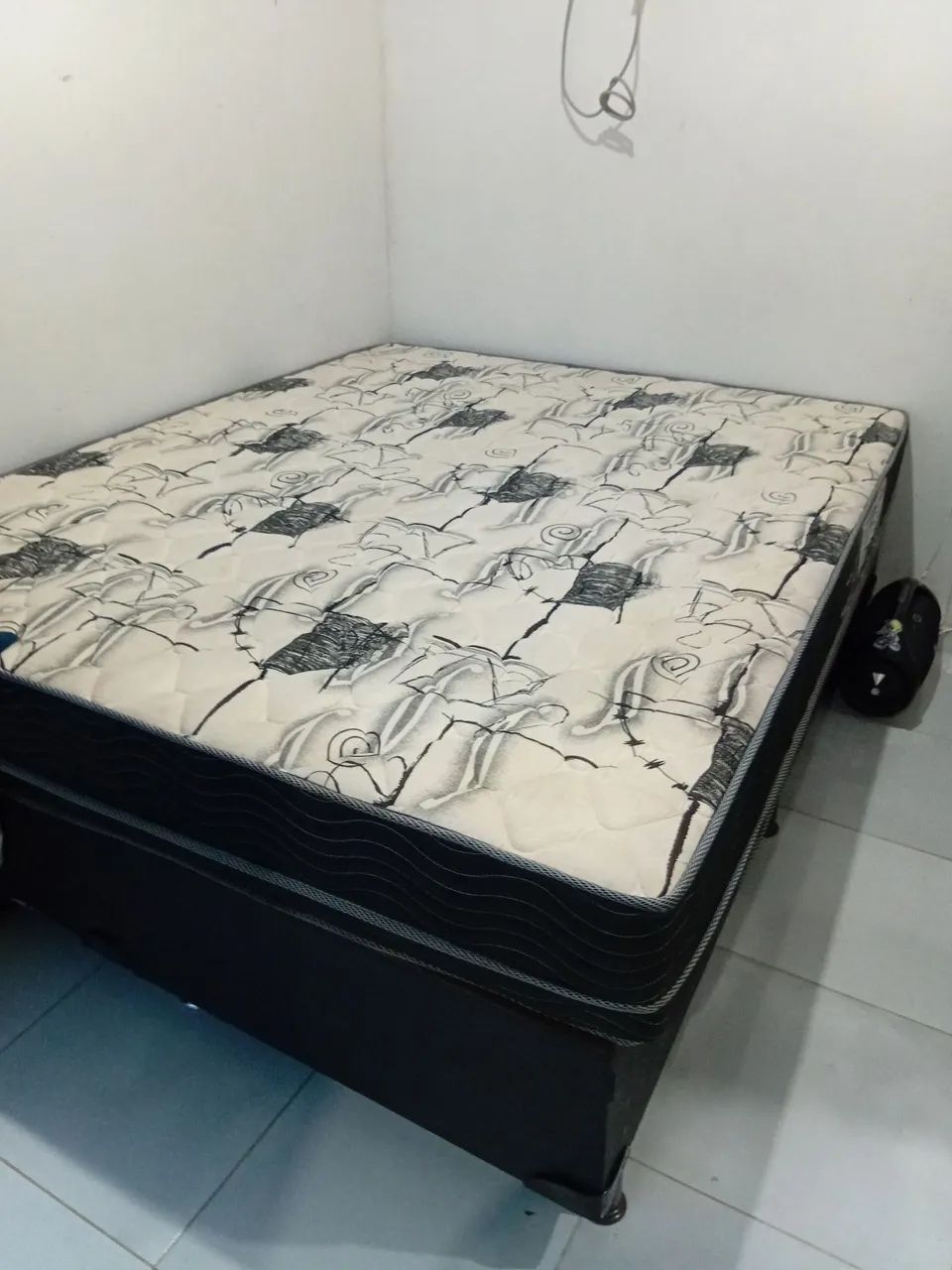 Vendo Cama Box Queen Ortobom + Colchão Ortopédico