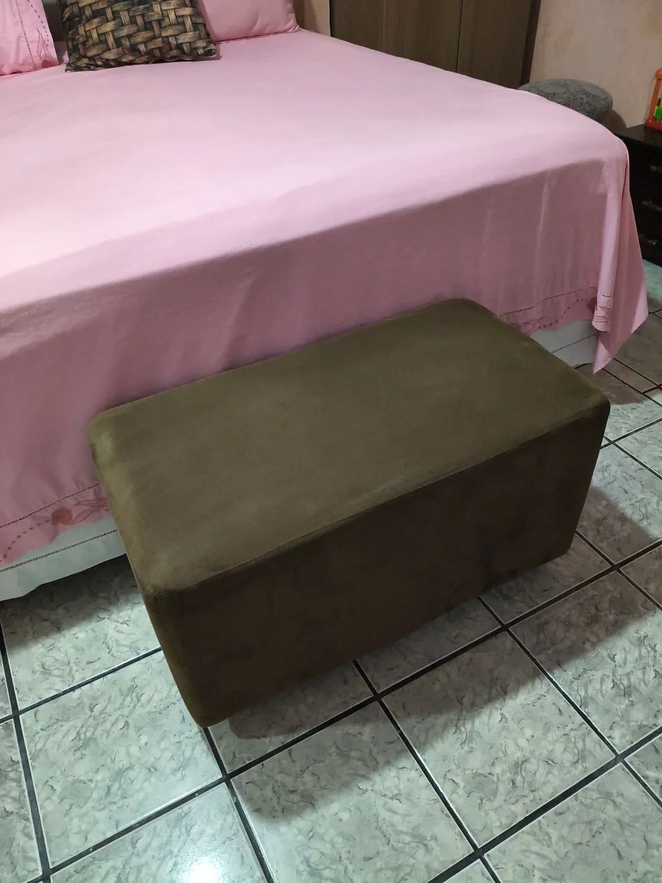 Vendo um puffs comprido e grande em excelente estado de conservação  - Foto 2