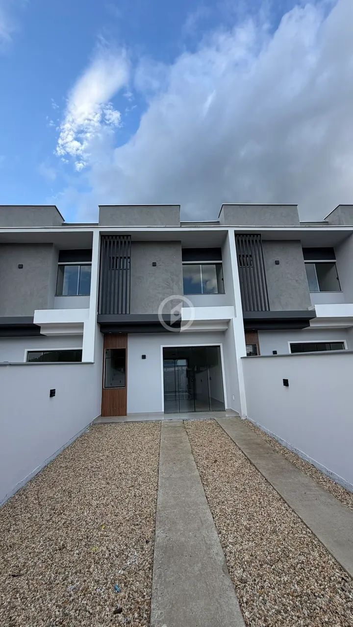 Sobrado Geminado com duas suites pronto para Morar!