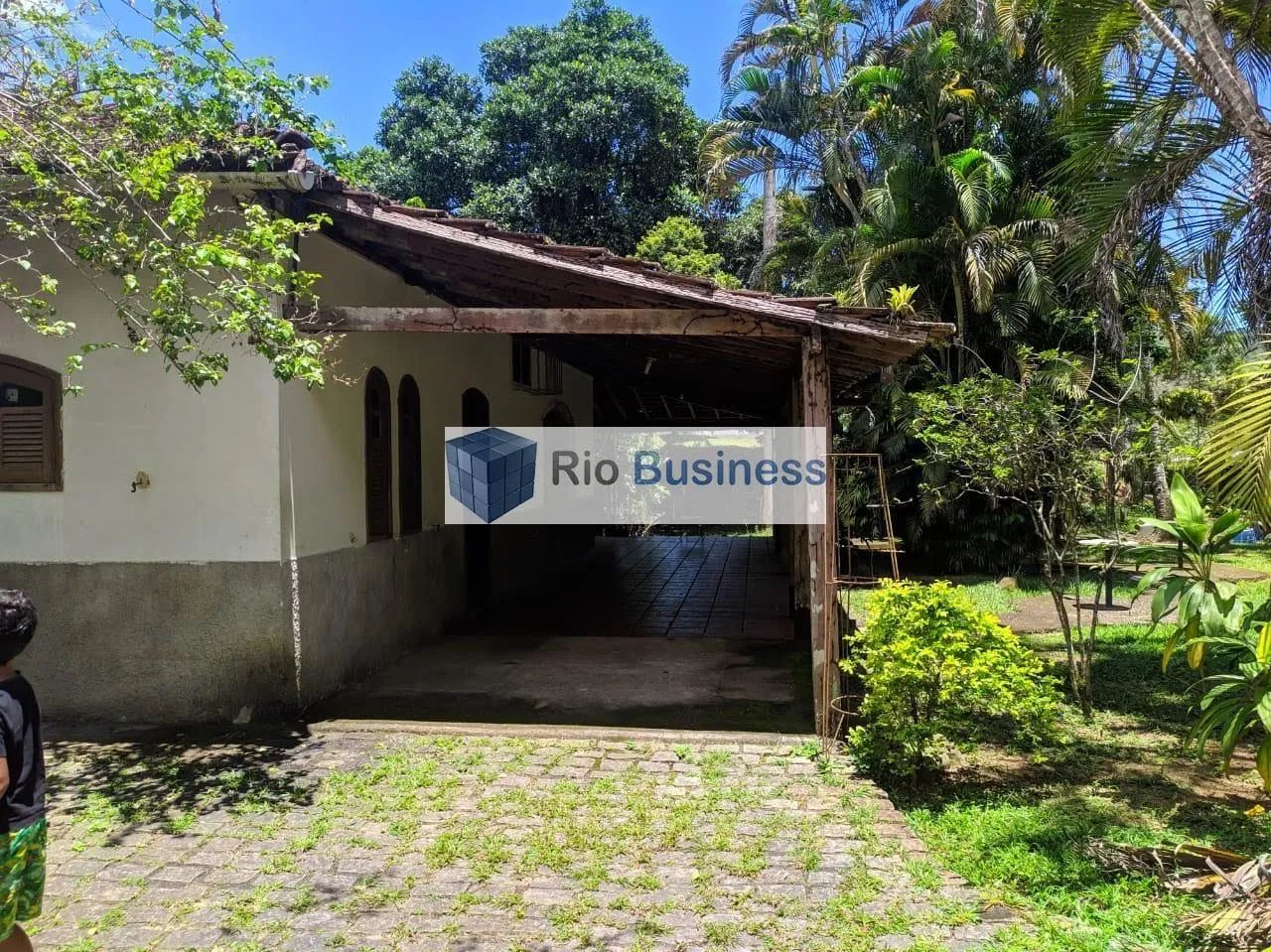 Sítio em Xerém 11000 m2, casa com 72 m2, com piscina