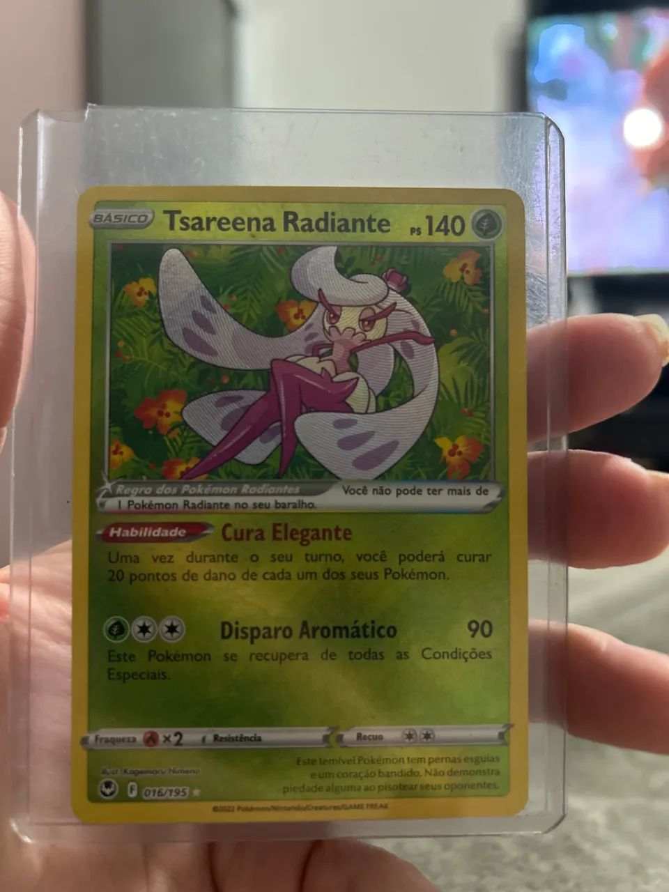 Carta Pokémon Tsareena Radiante