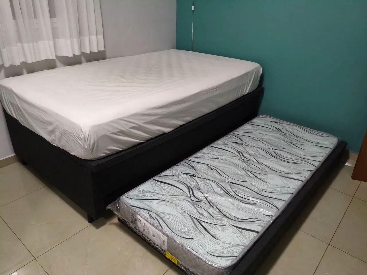 Cama box viúva com baú e cama auxiliar com colchão novo - Foto 5