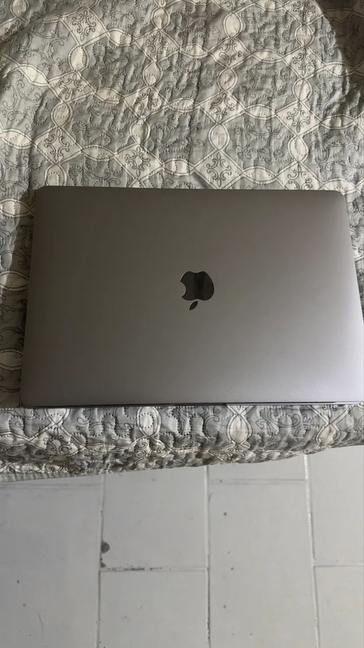 MacBook Pro 13?  I5 quadre core 16 de ram 500 HD - Foto 2