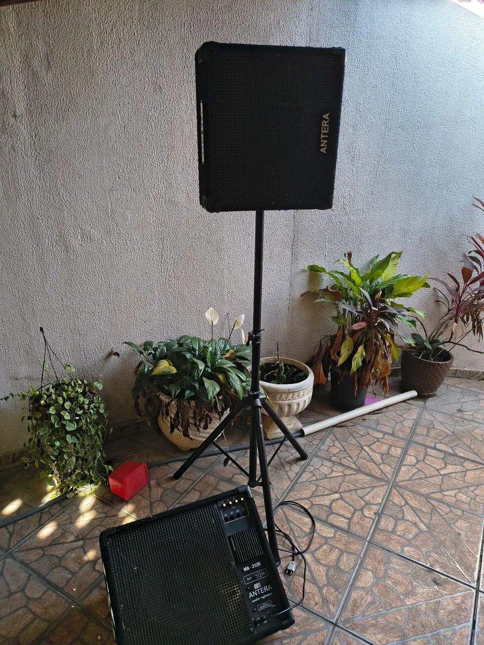 Par de Caixas Antera + Mesa 12 canais Yamaha ( Nova) - Foto 4