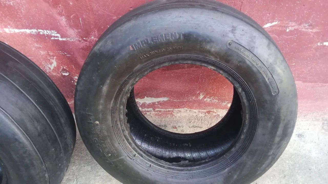 Par de pneu traseiro pra buggy - Foto 2