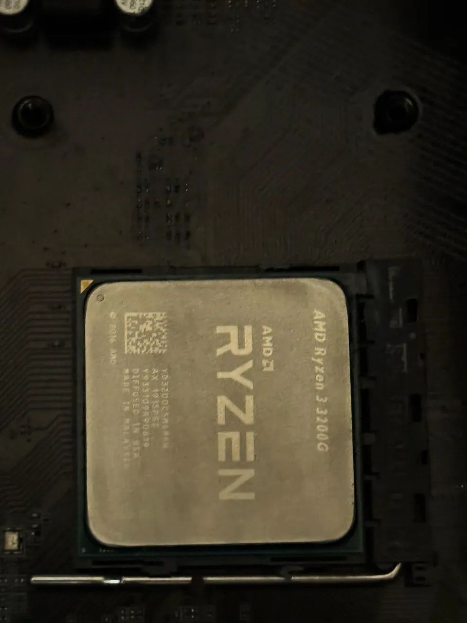 RYZEN 3 3200G