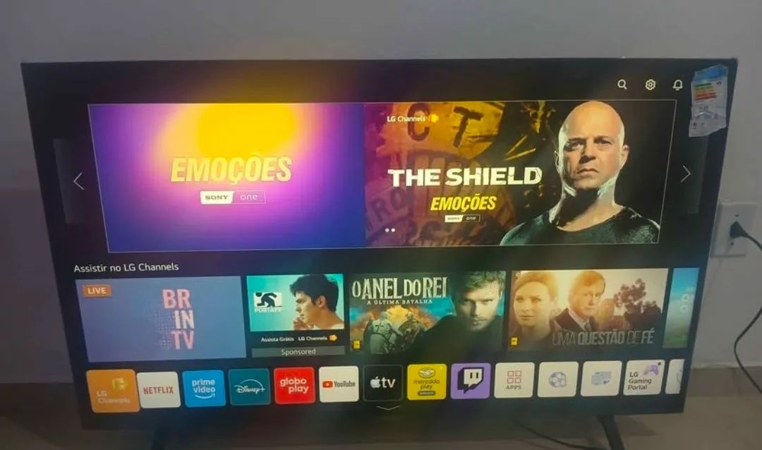 Vendo tv lg alexa 4k borda infinita de 50 polegadas no precinho 