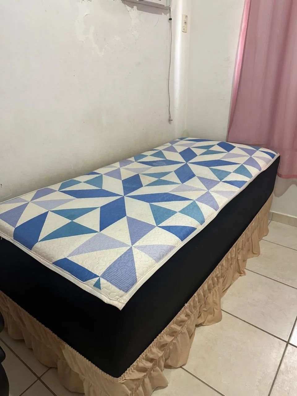 Cama de solteiro ótima