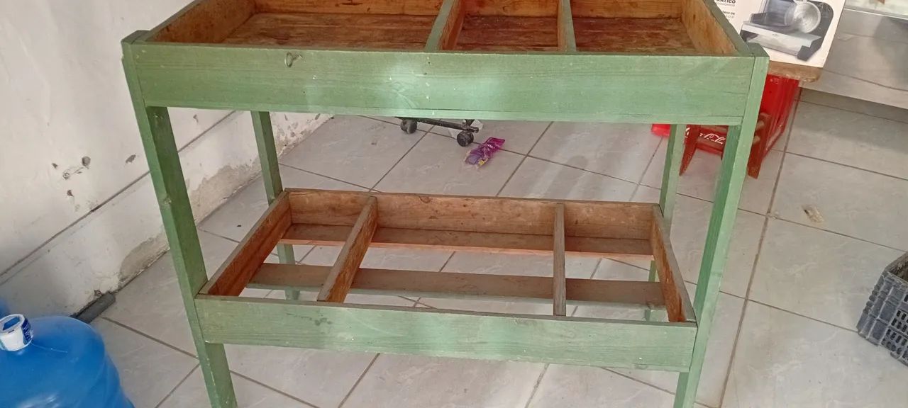 Vende-se fruteira de madeira pra  comércio . - Foto 3