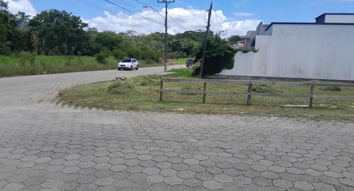 Vendo terreno 325m2 com galpão construído no fundo de 8x8,60 - Foto 2