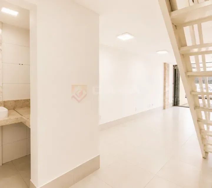Prédio/Edifício inteiro com 2 quartos, 1 vaga, 52 m²  Loja Comercial com Mezanino à Venda - Foto 4
