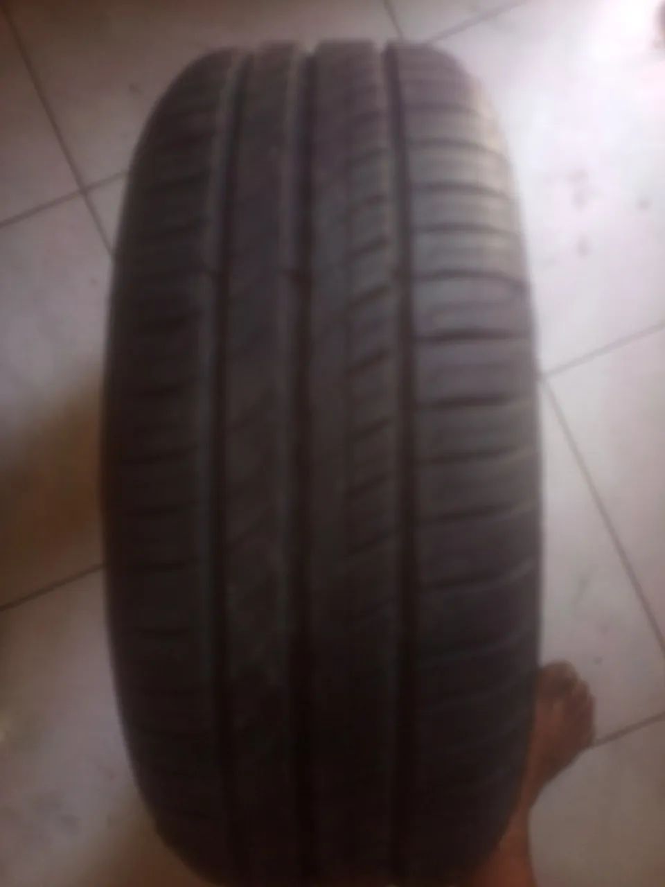 Peneu de carro  - Foto 2
