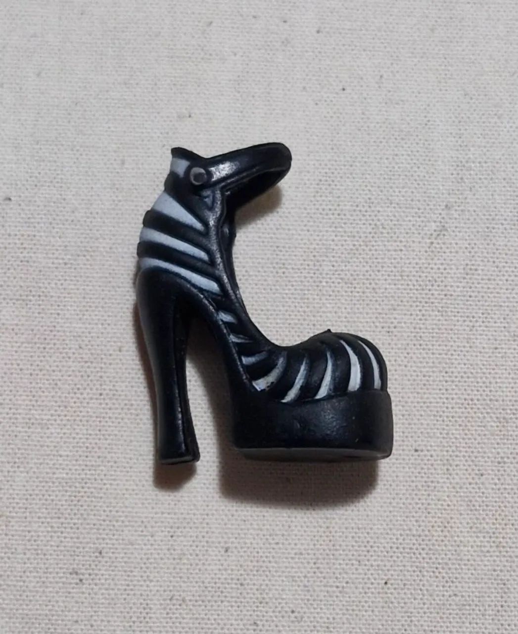 Sapato R1 Frankie Basica Monster High 