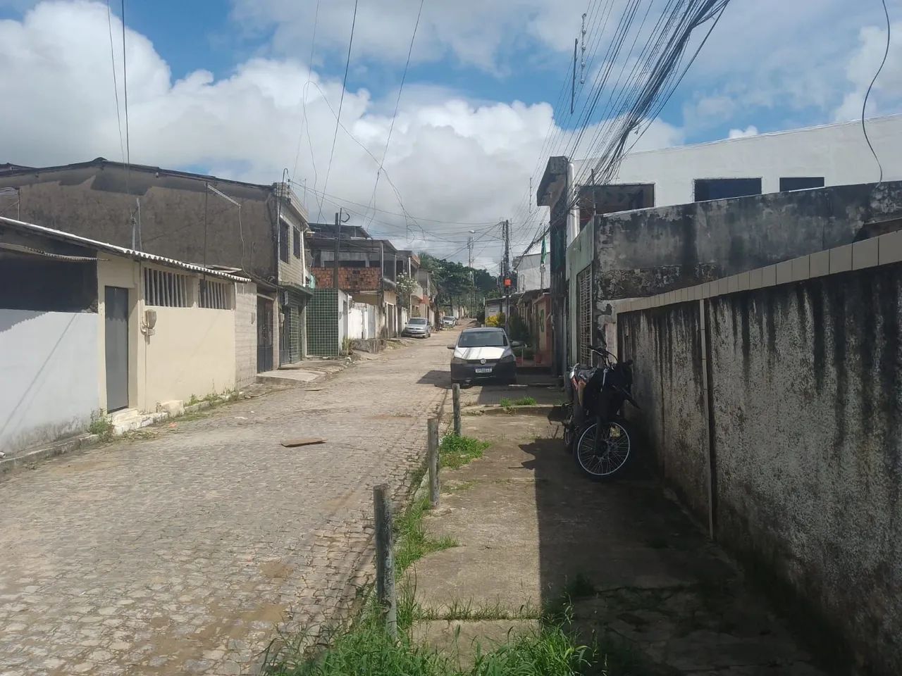 Vendo uma casa 