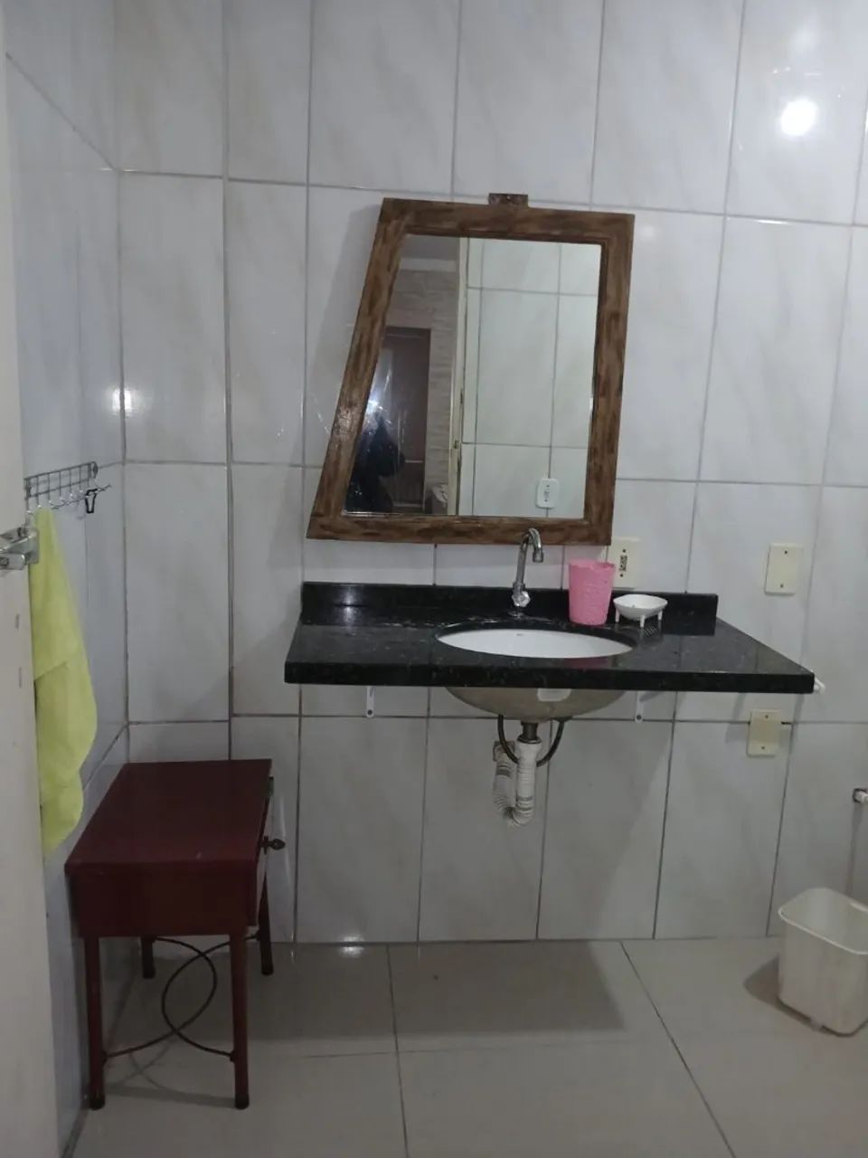 Alugo casa no térreo 