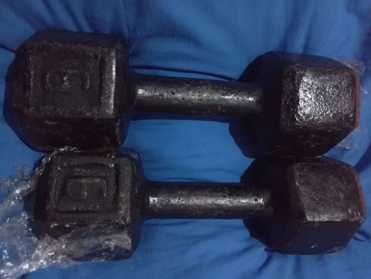 Halteres, pesos 6 kg.  Os 2 por 100 - Foto 2
