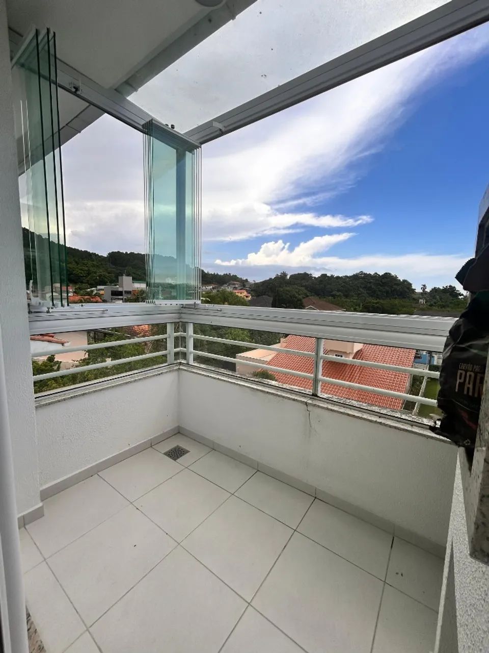 Ótimo apartamento semi mobiliado com 2 dormitórios + sacada em Canasvieiras! - Foto 4
