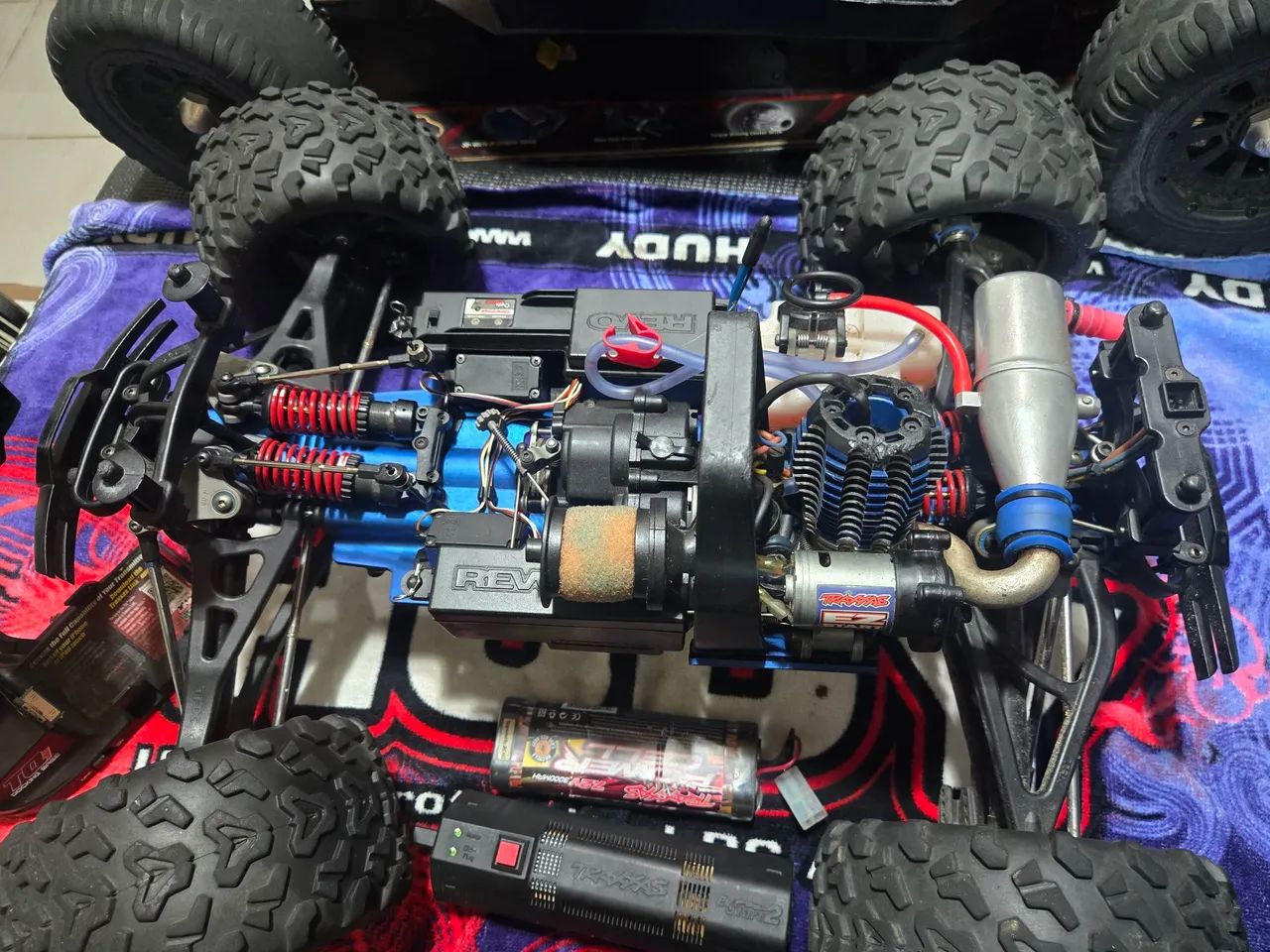 Automodelo traxxas revo 3.3 - Foto 2