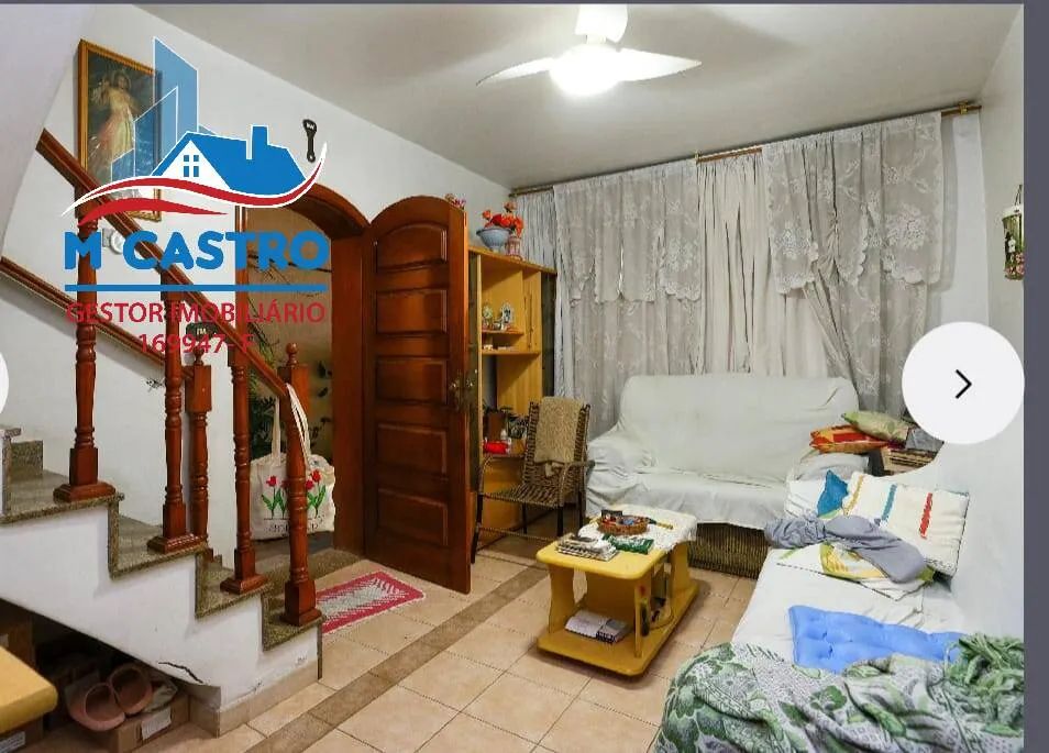Sobrado com 4 Quartos (1 suíte) + 2 Vagas e 123m²