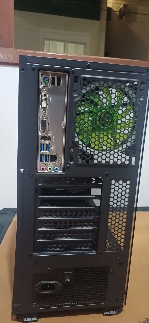 Gabinete com Fonte e placa mãe  - Foto 4