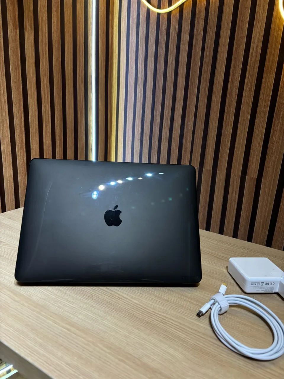 MacBook Air 2020 M1 8 ram 128 ssd com capas e carregador