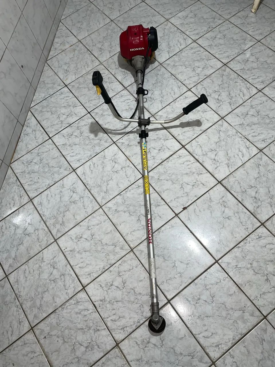 Vendo roçadeira Honda 4 tempos Gx50  usada e revisada .chama se realmente tiver interesse  - Foto 2