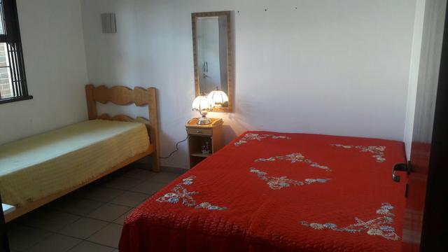 Belíssima casa com piscina em Matinhos - Foto 10