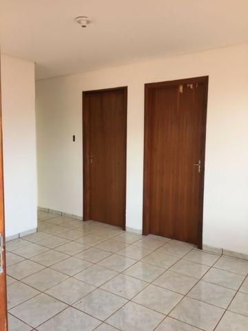 Casa com 2 quartos e quintal no Canaa 1 - Foto 2