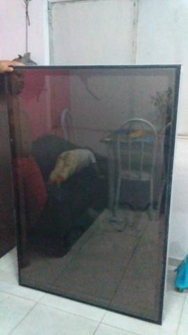 Vendo 3 janelas super grande em vidro, armação em alumínio.200 reais cada uma - Foto 3