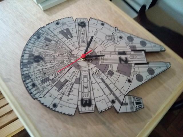 Relógio Millenium Falcon Star Wars