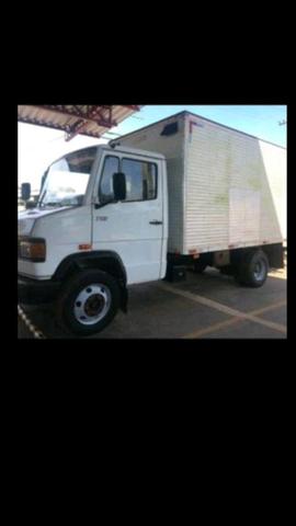 Vende-se MB 710 - BAÚ - ACEITO CARRO FECHADO COMO PARTE DO PAGAMENTO