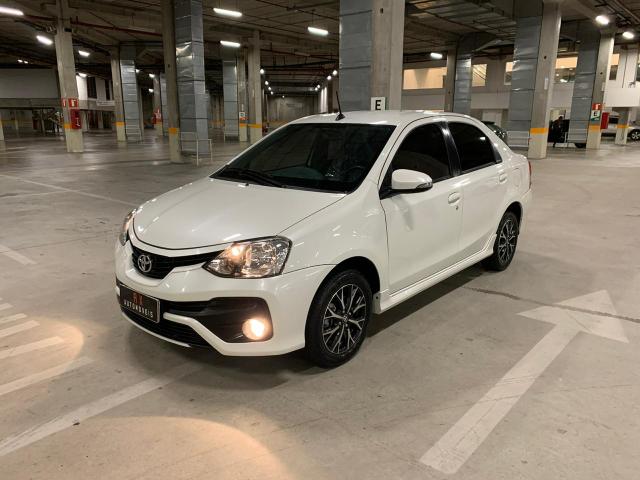 Toyota Etios Platinum 1.5 AT 2017 - Foto 3