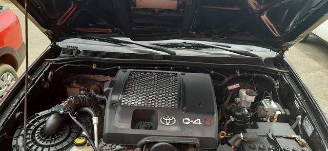 Hilux 2010/2011 super conservada baixei p vender Rapido - Foto 4