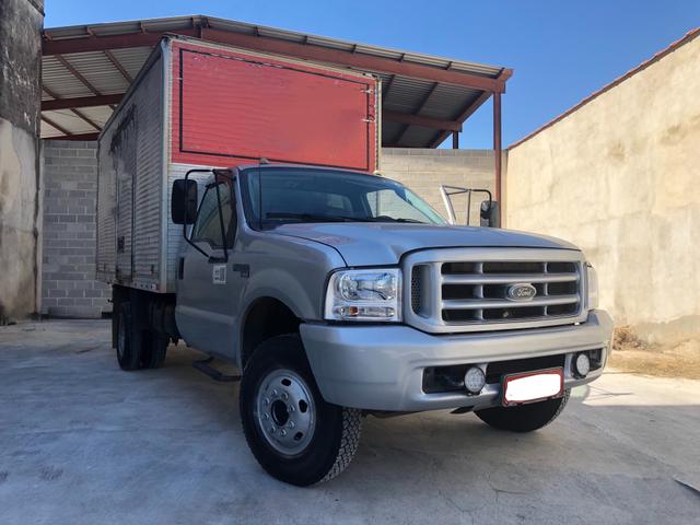 Ford F4000 baú Extremamente Nova em perfeito estado e baixa km - Foto 2