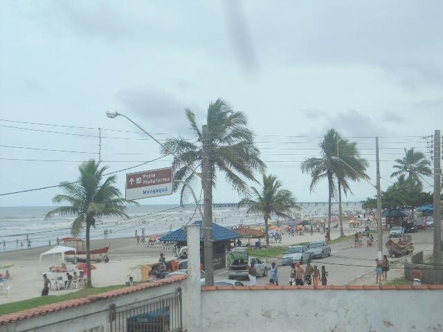Ótima casa na praia de Mongaguá de frente a praia próximo a plataforma