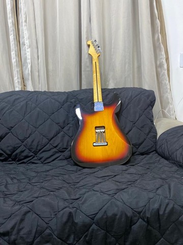 Guitarra stratocaster SX SST57 Tunada