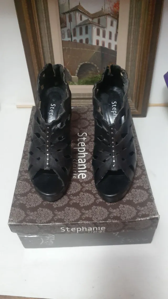 Sapato alto STÉPHANIE preto n° 33.