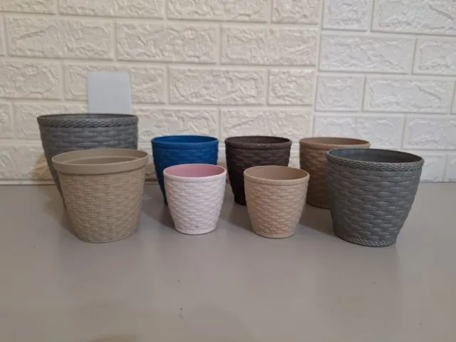 Cachepôs de polipropileno, kit com 8 unidades, diversas cores, modelo rattan