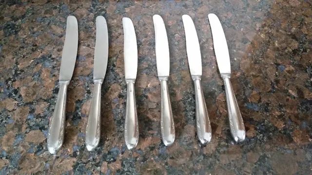 Conjunto de Facas de mesa antigas