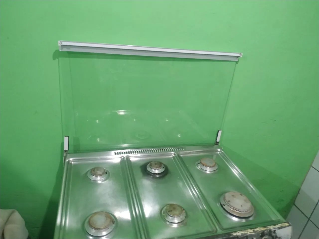 Vendo fogão usado, com as 6 bocas funcionando perfeitamente. - Foto 6