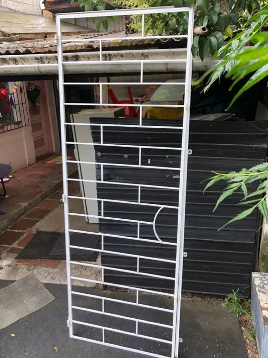 Proteção de ferro para porta 