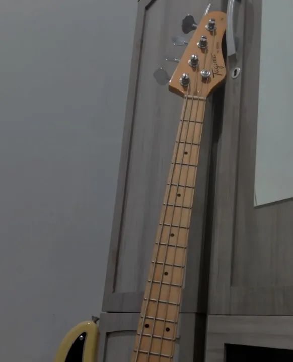 Baixo Tagima TW66 Woodstock + capa e cabo P10 (aceito troca em guitarra) - Foto 4