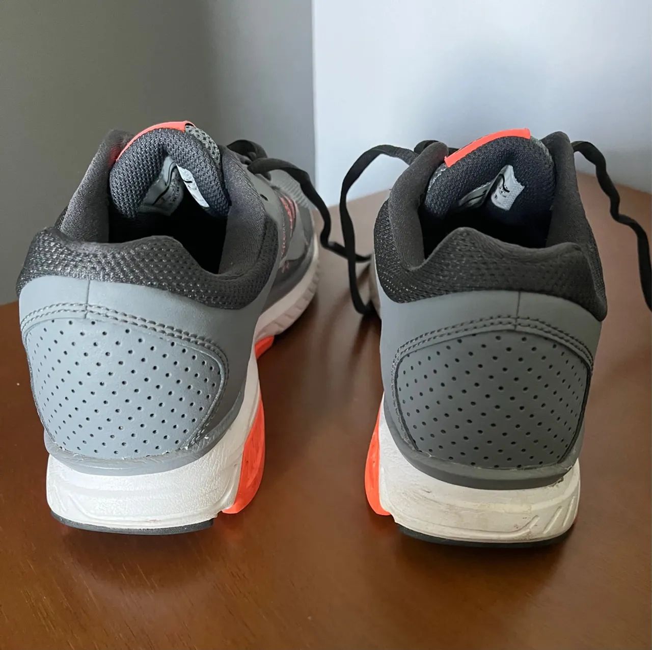 Vendo Tênis Nike feminino  - Foto 4
