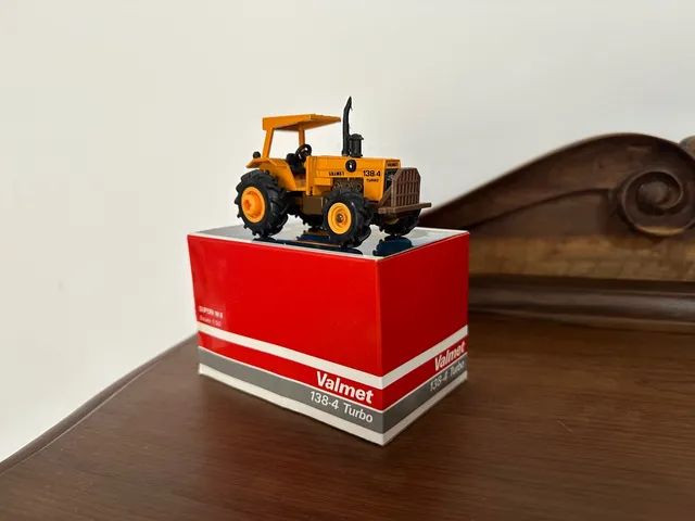Raríssimo trator Valmet 138-4 Arpra 1/50 impecável  - Foto 4