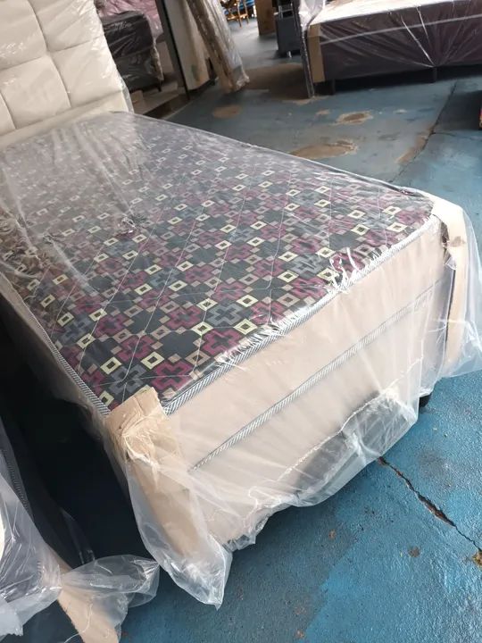 Cama Box de solteiro colchão