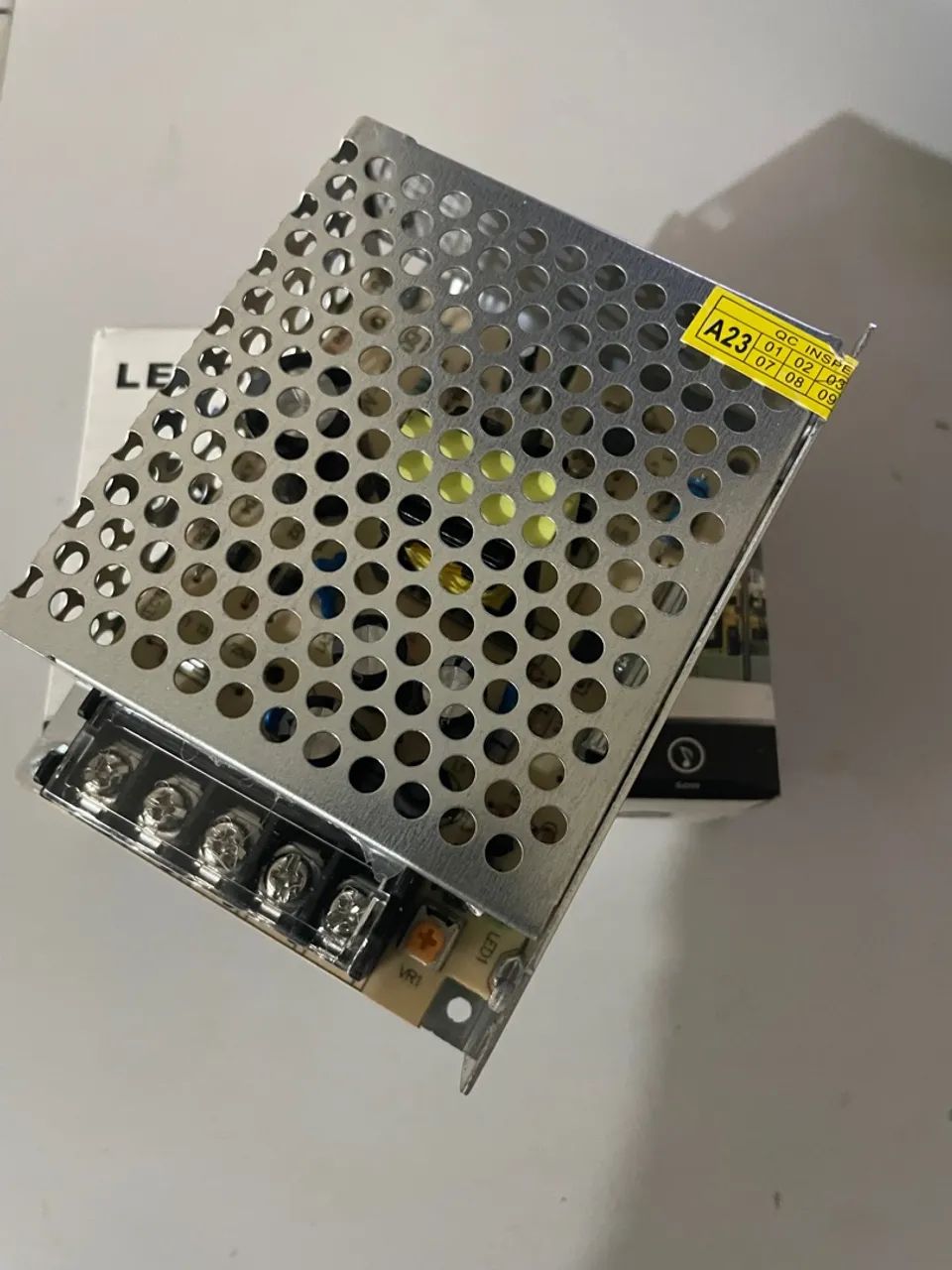Fonte Chaveada 12Vdc 5A 60W para sistema de câmeras  - Foto 2