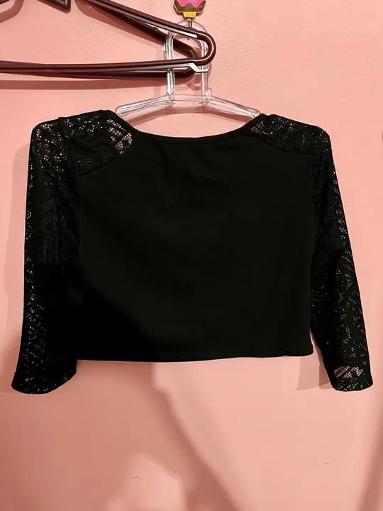 Blusa Cropped com Detalhes em Renda TAM M  - Foto 3