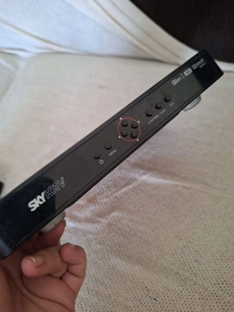 Aparelho e controle Sky  - Foto 3